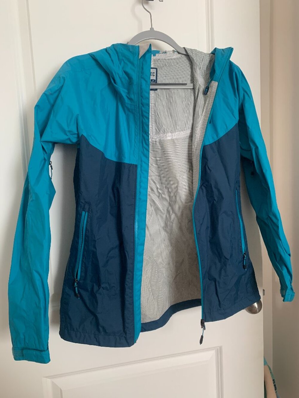 MEC Blue Women's Windbreaker